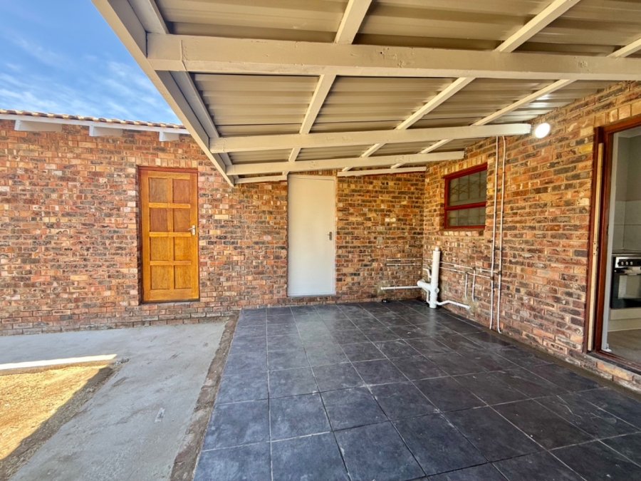 4 Bedroom Property for Sale in Bluewater Bay Eastern Cape